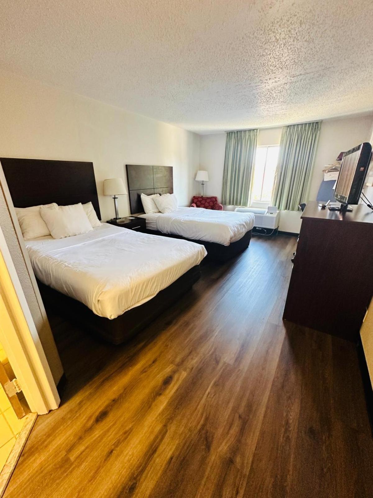 Quality Inn Ньюарк Экстерьер фото
